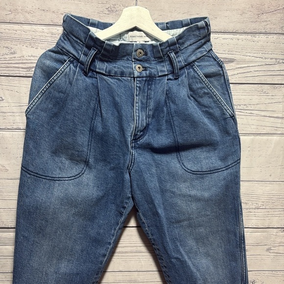 Something Navy paper bag jeans - Picture 2 of 11